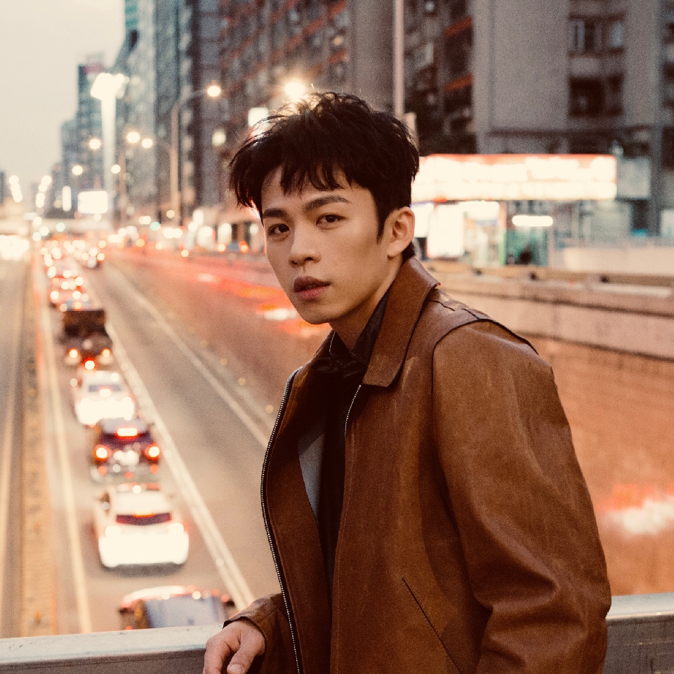 《风平浪静》先导预告 黄渤监制,章宇"眼"技超标