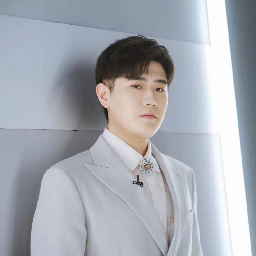 戴宸殷浩伦挑战成功变首席原首席组压力陡增排兵布阵ing